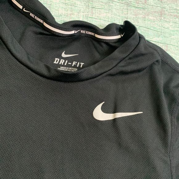 Nike Dri Fit Women's Short Sleeve Running Shirt XS - Picture 2 of 7
